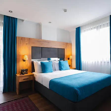 Otel Berlin 4*